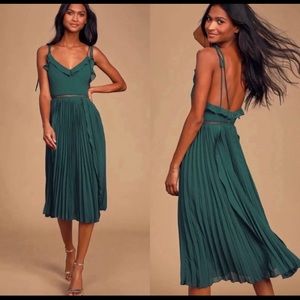 Emerald Green Ruffle Pleated Tie-Strap Dress 🌿